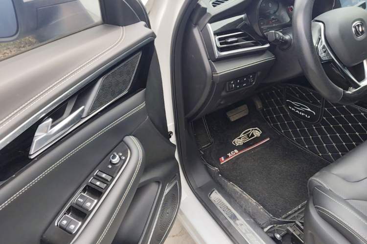 Used CHANGAN CS85 COUPE 2019 2.0T Automatic Luxury Edition China VI Standard Driver Seat