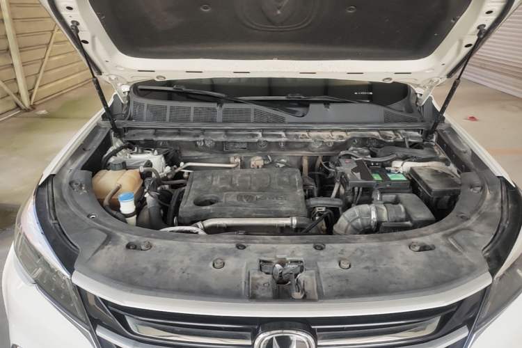 Used CHANGAN CS85 COUPE 2019 2.0T Automatic Luxury Edition China VI Standard Engine Bay
