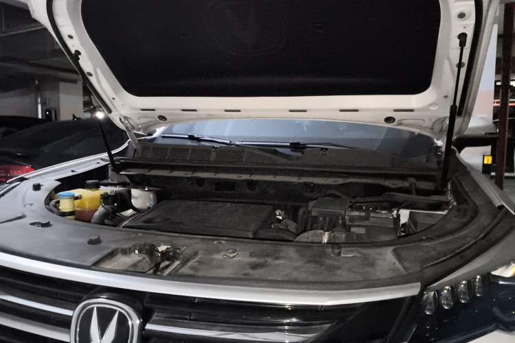Used CHANGAN CS85 COUPE 2019 2.0T Automatic Version China V Standard Engine Bay