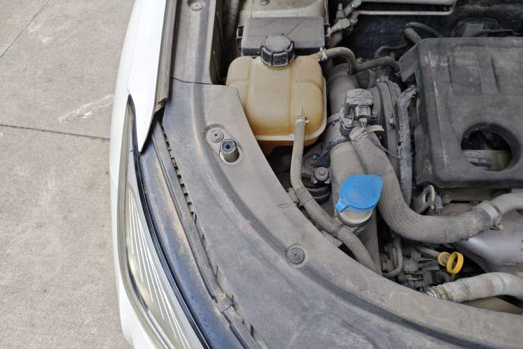 Used CHANGAN CS85 COUPE 2019 2.0T Automatic Version China VI Standard Engine Bay Right