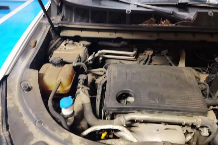 Used CHANGAN CS85 COUPE 2019 2.0T Automatic Luxury Edition China VI Standard Engine Bay Right