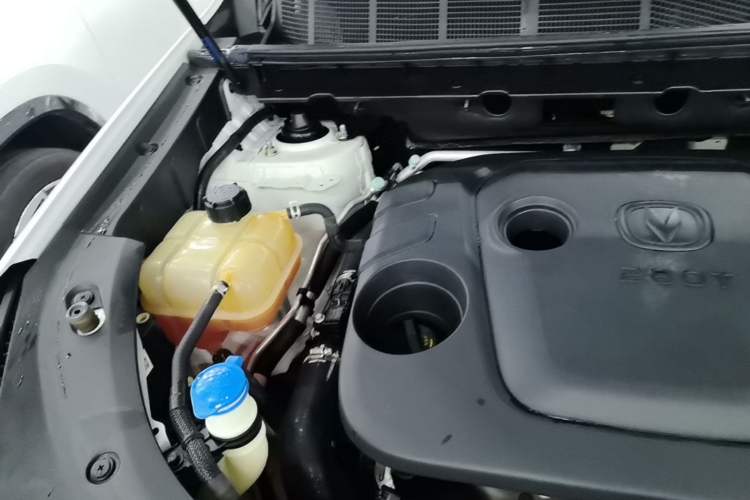 Used CHANGAN CS85 COUPE 2019 1.5T DCT Luxury Version China VI Standard Engine Bay Right