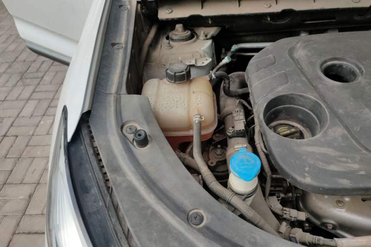 Used CHANGAN CS85 COUPE 2019 1.5T DCT Luxury Version China VI Standard Engine Bay Right