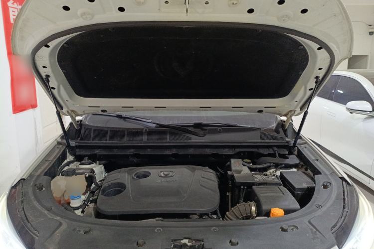 Used CHANGAN CS85 COUPE 2019 1.5T DCT Version China VI Standard Engine Bay