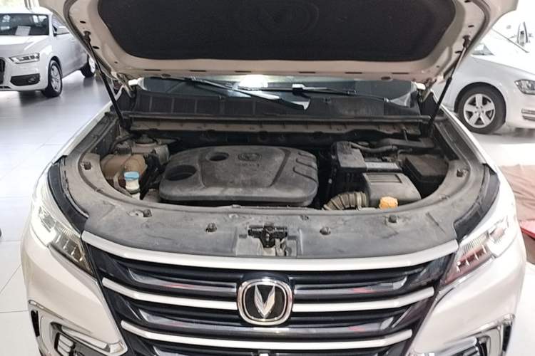 Used CHANGAN CS85 COUPE 2019 1.5T DCT Version China VI Standard Engine Bay