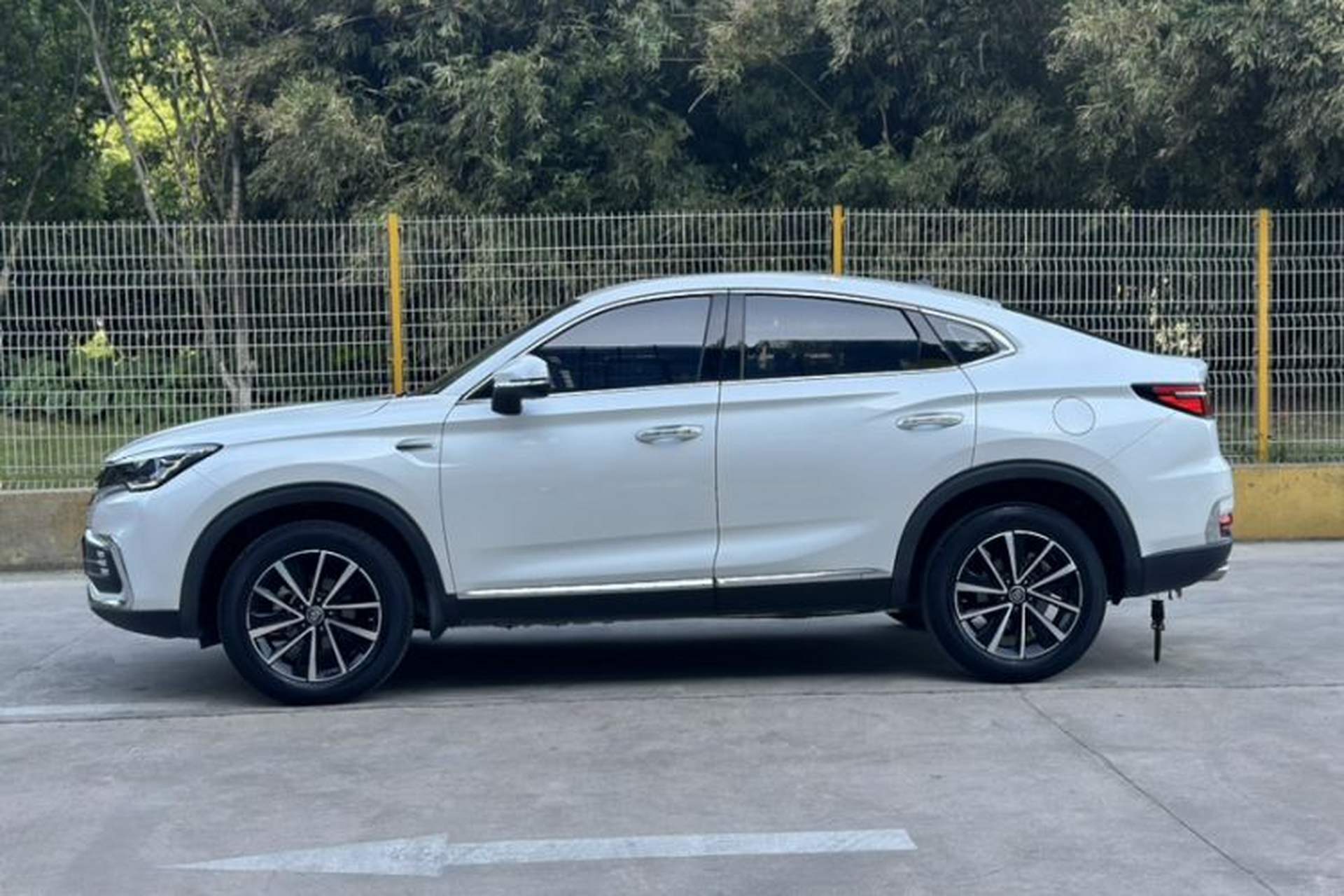 Used CHANGAN CS85 COUPE 2019 1.5T DCT Version China VI Standard Exterior 1