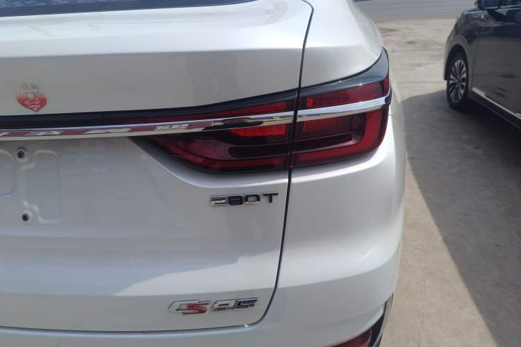 Used CHANGAN CS85 COUPE 2019 1.5T DCT Dynamic Version China VI Standard Exterior 3