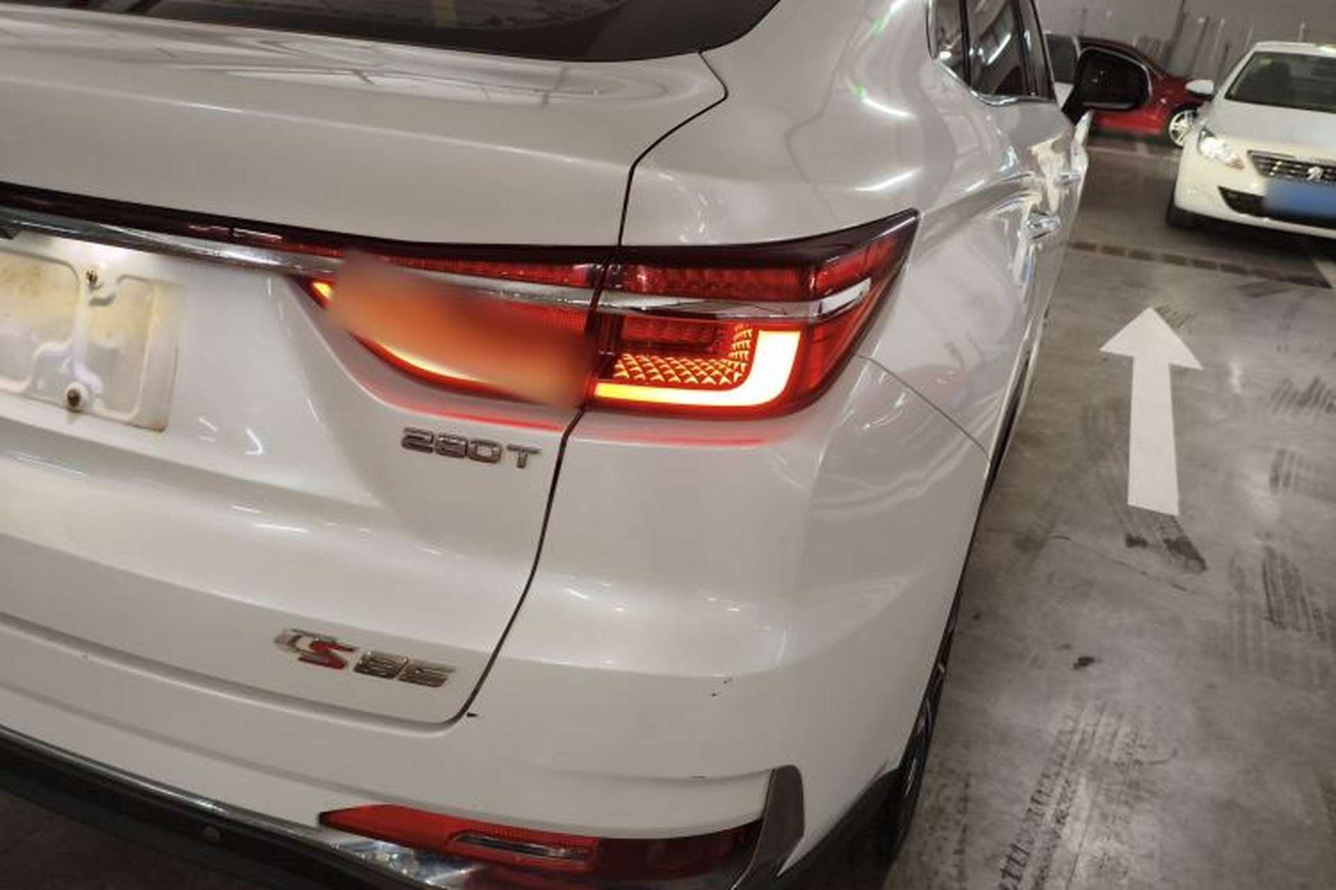 Used CHANGAN CS85 COUPE 2019 1.5T DCT Dynamic Version China VI Standard Exterior 3