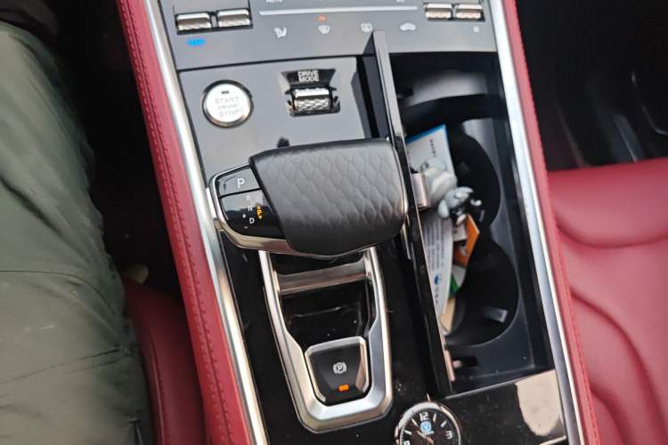 Used CHANGAN CS85 COUPE 2019 1.5T DCT Version China VI Standard Gear Lever