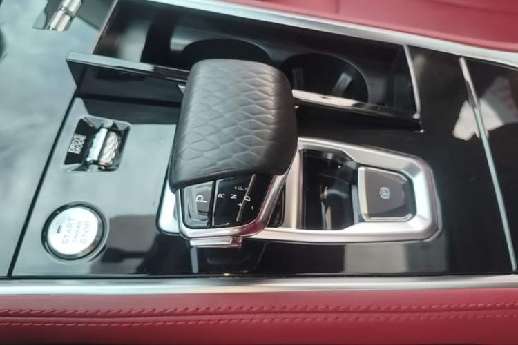 Used CHANGAN CS85 COUPE 2019 1.5T DCT Dynamic Version China VI Standard Gear Lever