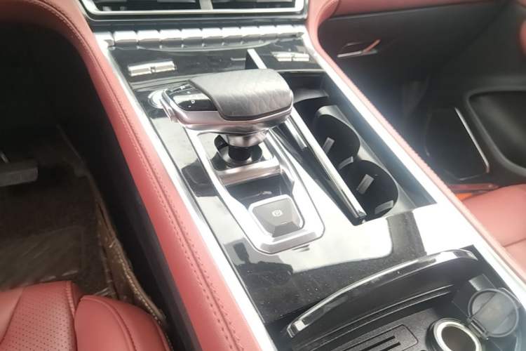 Used CHANGAN CS85 COUPE 2019 1.5T DCT Luxury Version China VI Standard Gear Lever