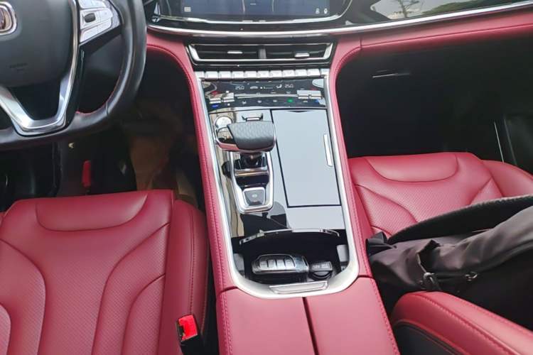 Used CHANGAN CS85 COUPE 2019 2.0T Automatic Luxury Edition China V Standard Gear Lever