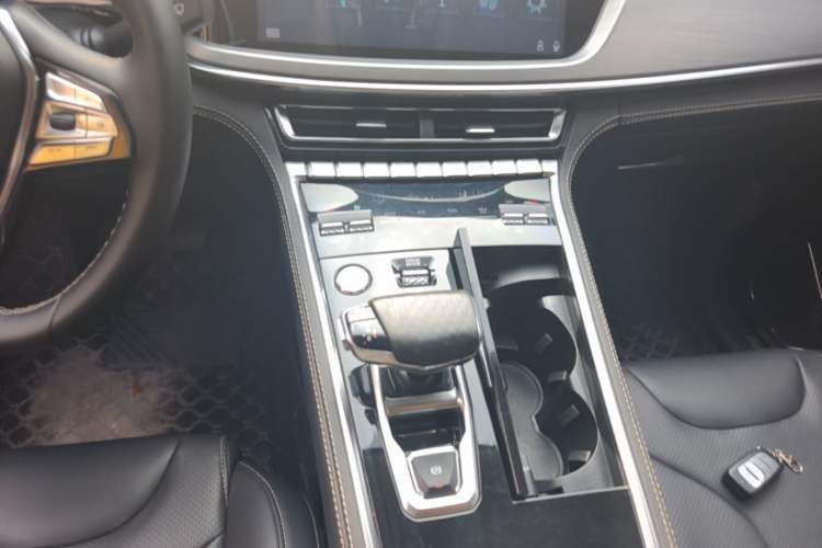 Used CHANGAN CS85 COUPE 2019 1.5T DCT Dynamic Version China VI Standard Gear Lever