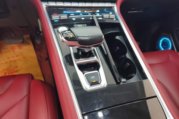 Used CHANGAN CS85 COUPE 2019 1.5T DCT Version China VI Standard Gear Lever