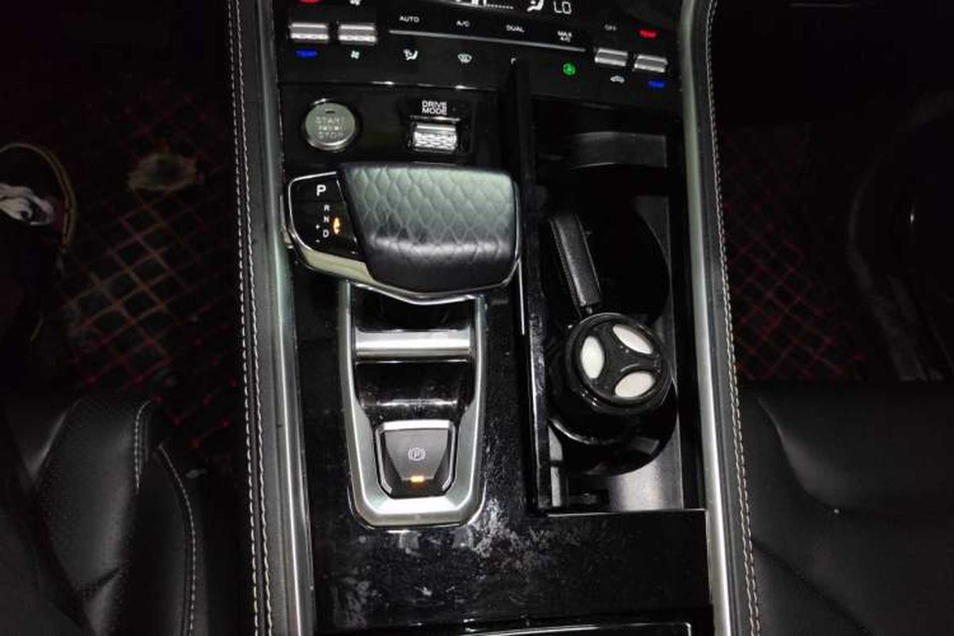 Used CHANGAN CS85 COUPE 2019 2.0T Automatic Version China VI Standard Gear Lever