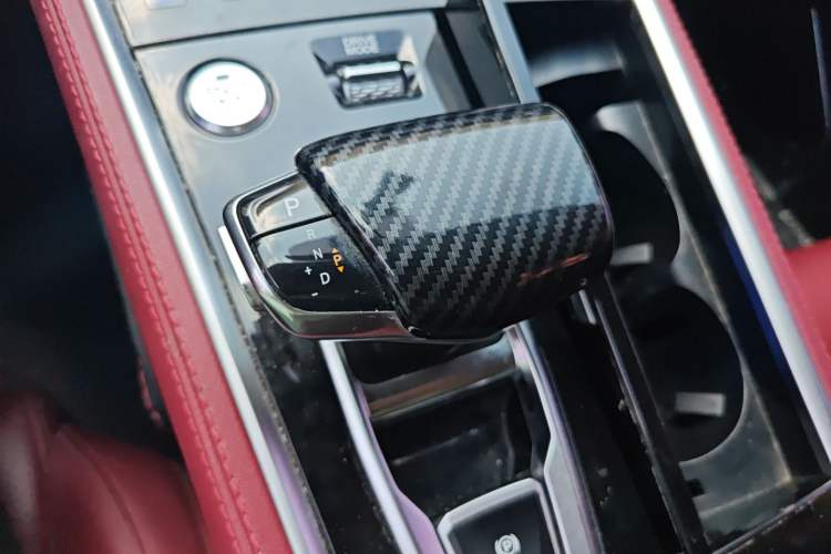 Used CHANGAN CS85 COUPE 2019 2.0T Automatic Luxury Edition China VI Standard Gear Lever