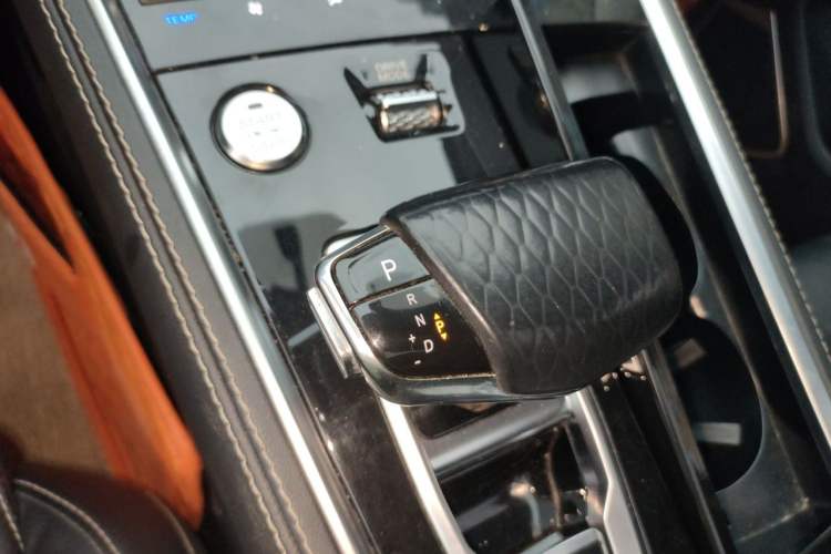 Used CHANGAN CS85 COUPE 2019 2.0T Automatic Luxury Edition China V Standard Gear Lever