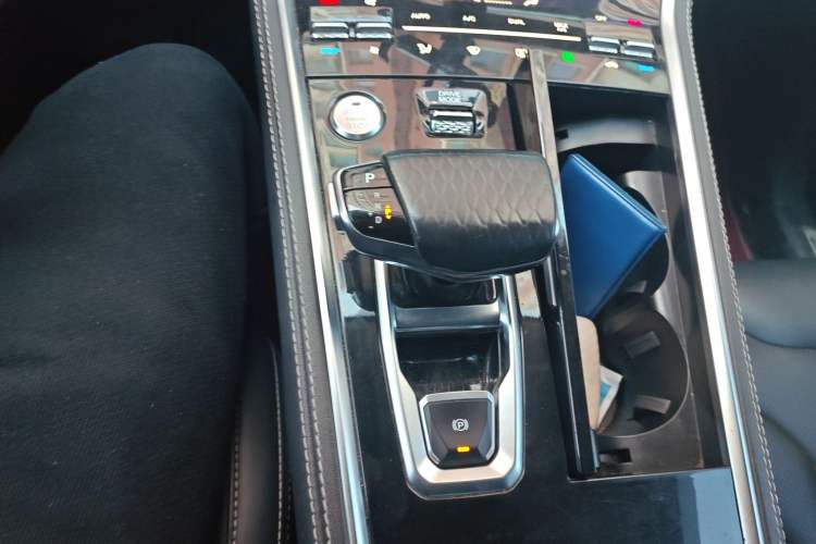 Used CHANGAN CS85 COUPE 2019 2.0T Automatic Luxury Edition China VI Standard Gear Lever