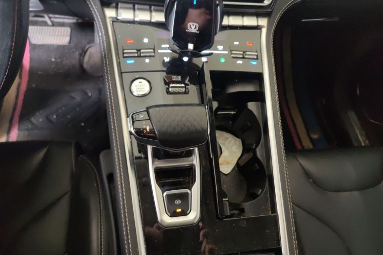 Used CHANGAN CS85 COUPE 2019 1.5T DCT Dynamic Version China VI Standard Gear Lever