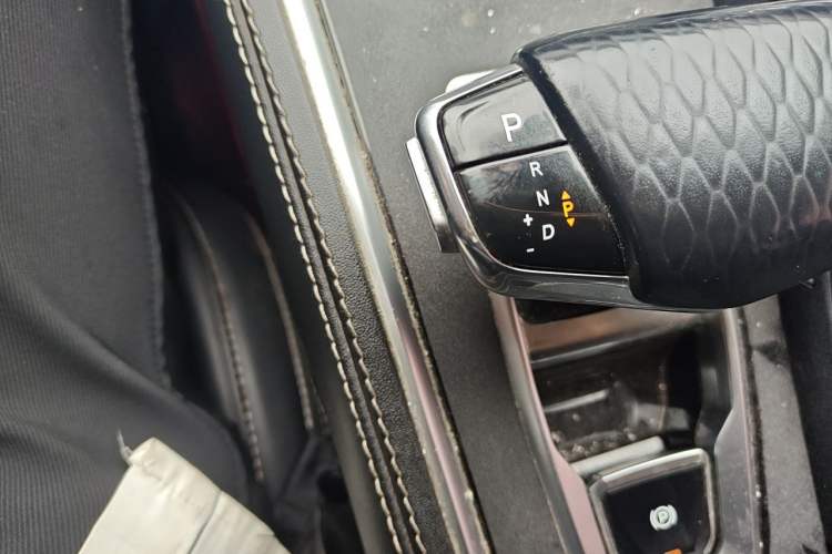 Used CHANGAN CS85 COUPE 2019 1.5T DCT Dynamic Version China VI Standard Gear Lever
