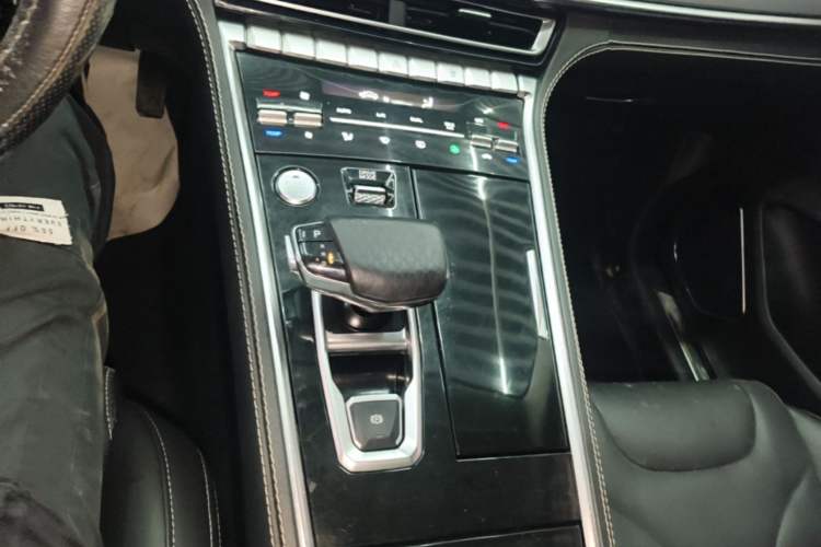Used CHANGAN CS85 COUPE 2019 2.0T Automatic Version China V Standard Gear Lever