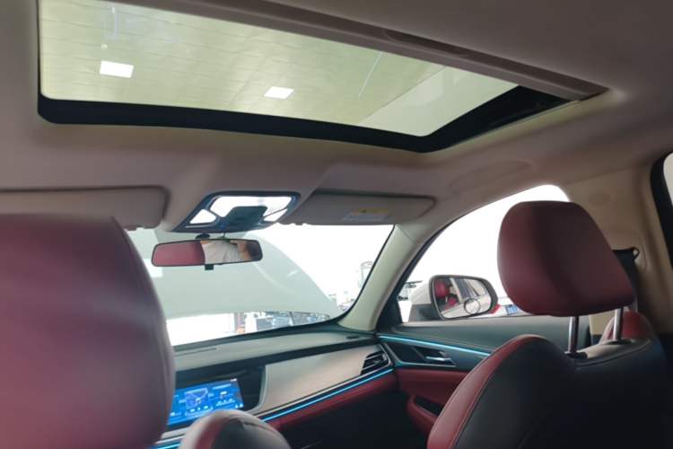 Used CHANGAN CS85 COUPE 2019 1.5T DCT Version China VI Standard Headliner