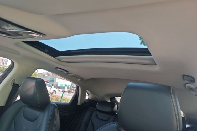 Used CHANGAN CS85 COUPE 2019 1.5T DCT Version China VI Standard Headliner