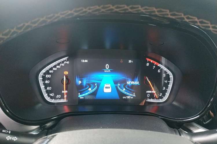Used CHANGAN CS85 COUPE 2019 2.0T Automatic Version China V Standard Instrument Cluster
