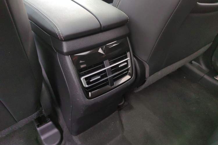 Used CHANGAN CS85 COUPE 2019 2.0T Automatic Luxury Edition China VI Standard Interior 1