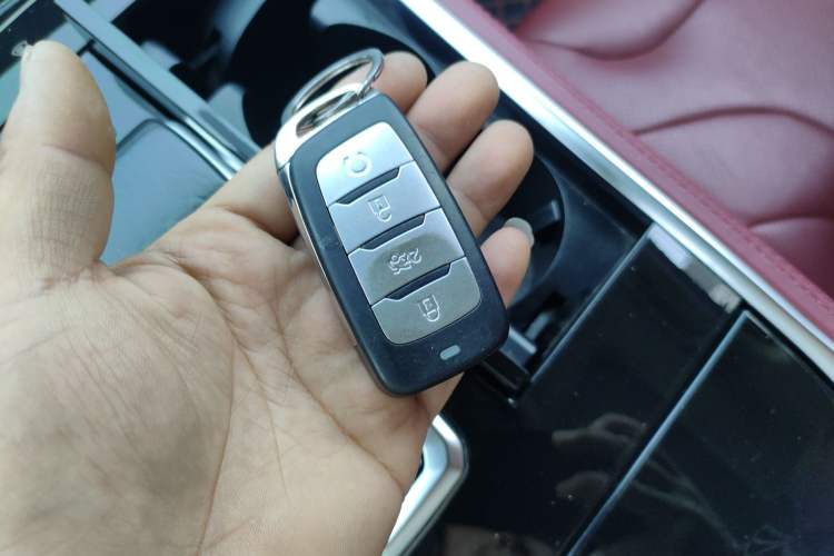 Used CHANGAN CS85 COUPE 2019 1.5T DCT Luxury Version China VI Standard Interior 1