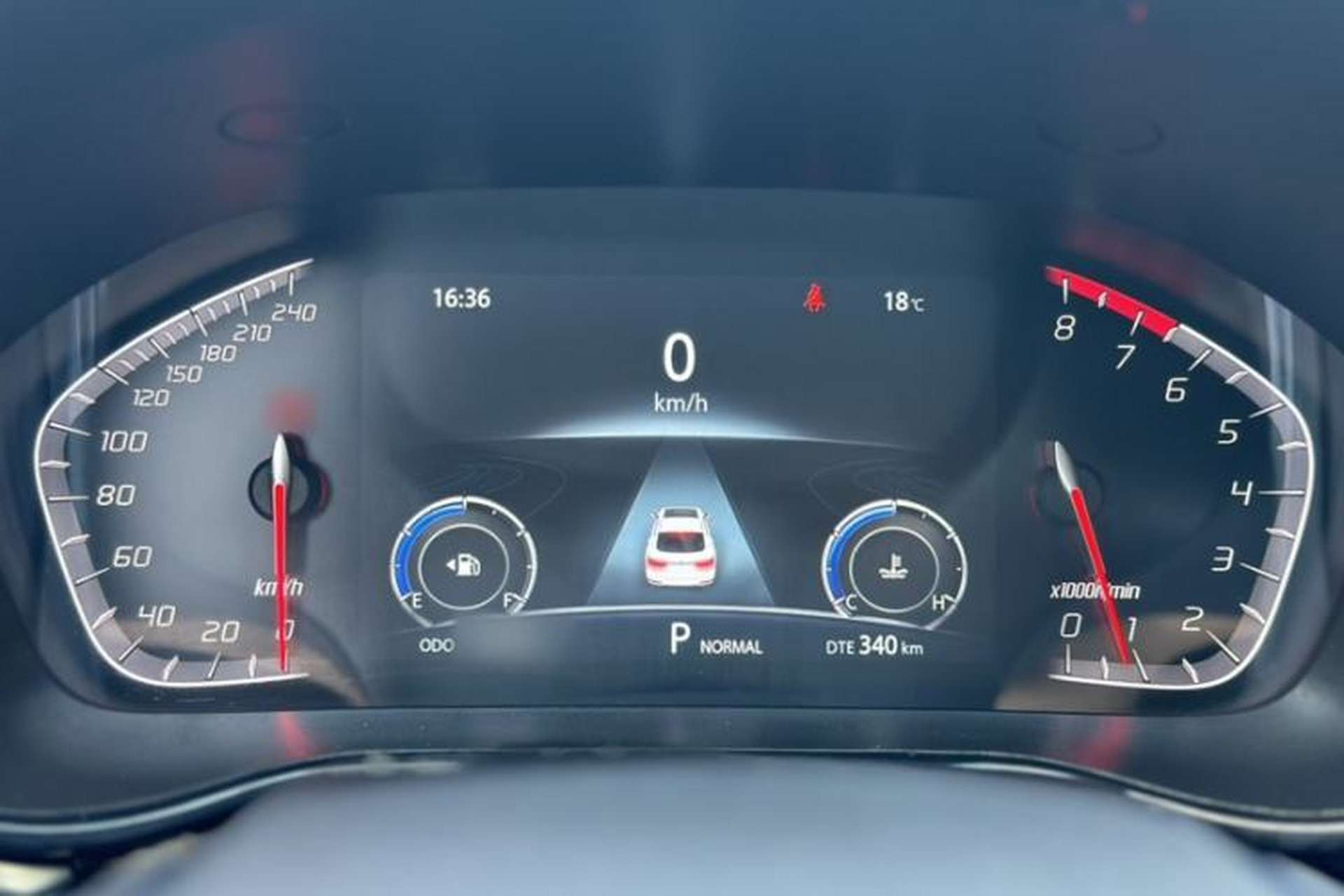 Used CHANGAN CS85 COUPE 2019 1.5T DCT Version China VI Standard Interior 4