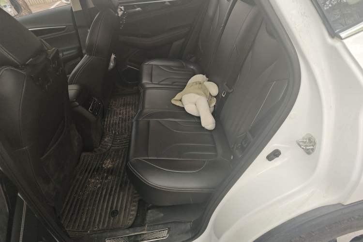 Used CHANGAN CS85 COUPE 2019 2.0T Automatic Luxury Edition China V Standard Interior 4