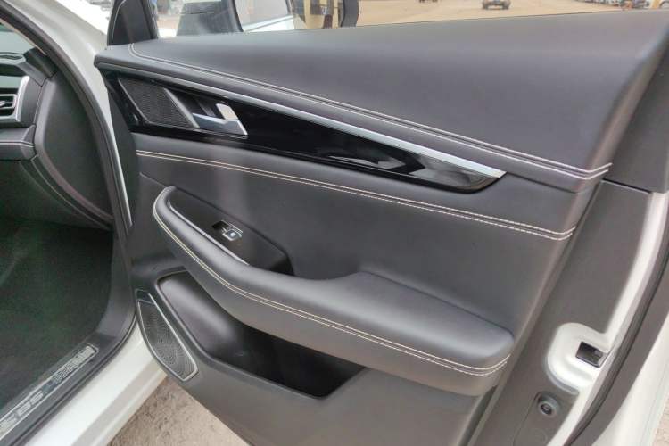 Used CHANGAN CS85 COUPE 2019 2.0T Automatic Luxury Edition China VI Standard Interior 6
