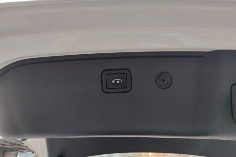 Used CHANGAN CS85 COUPE 2019 2.0T Automatic Luxury Edition China VI Standard Interior 7