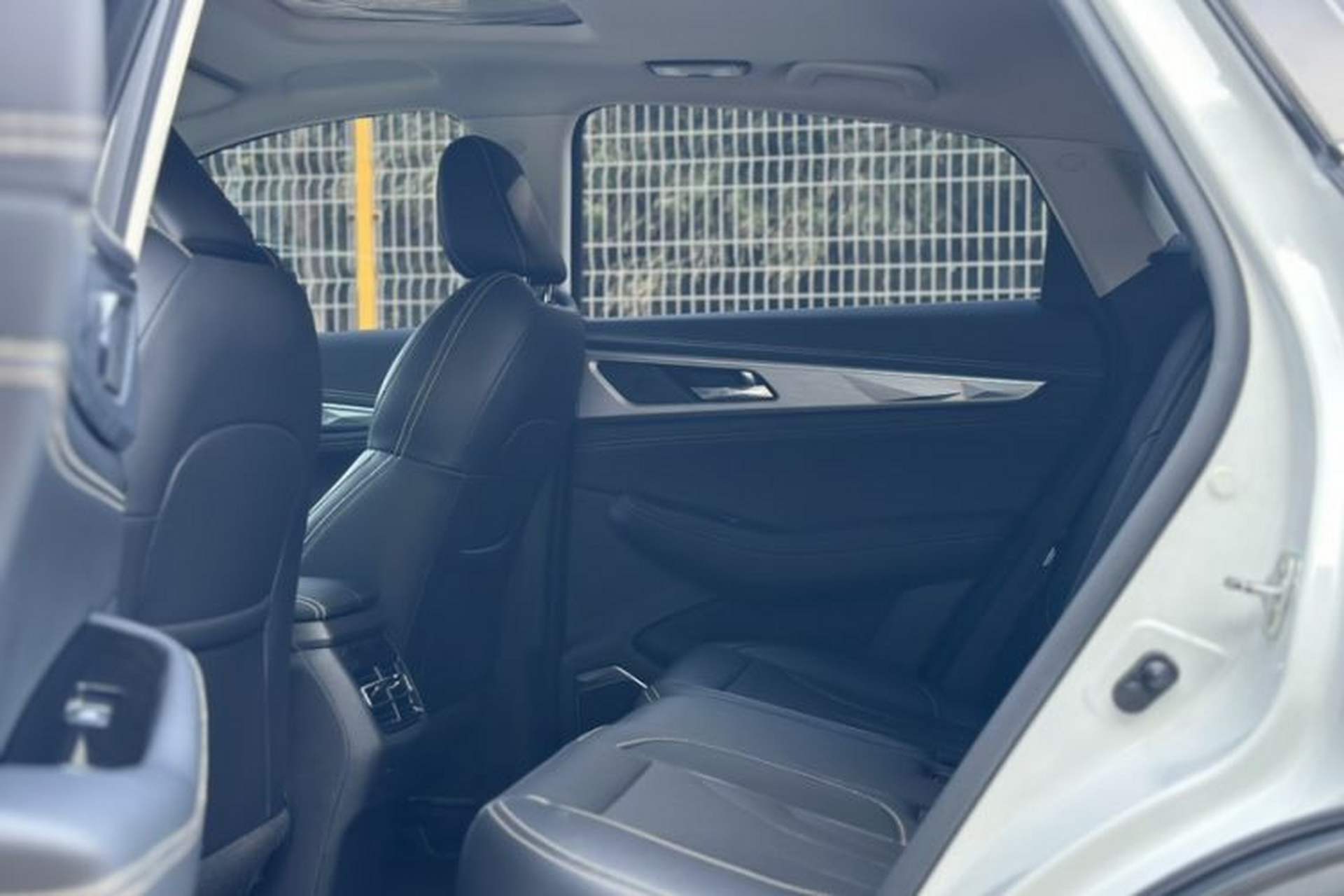 Used CHANGAN CS85 COUPE 2019 1.5T DCT Version China VI Standard Interior 9