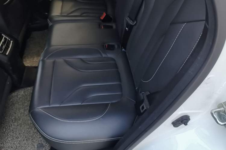Used CHANGAN CS85 COUPE 2019 2.0T Automatic Luxury Edition China VI Standard Left Rear Seat