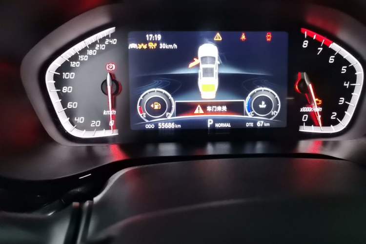 Used CHANGAN CS85 COUPE 2019 1.5T DCT Luxury Version China VI Standard Odometer Close Up