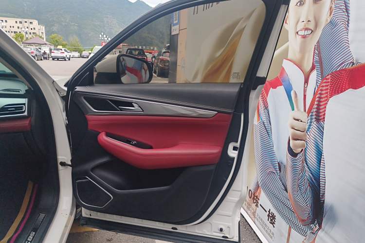 Used CHANGAN CS85 COUPE 2019 1.5T DCT Dynamic Version China VI Standard Right Front Door Interior