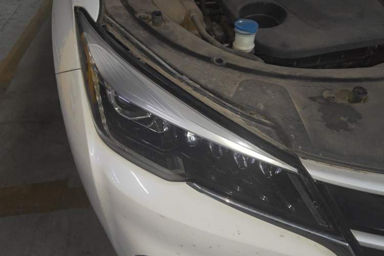 Used CHANGAN CS85 COUPE 2019 1.5T DCT Dynamic Version China VI Standard Right Front Headlight