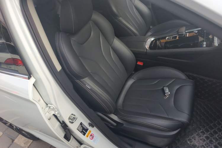 Used CHANGAN CS85 COUPE 2019 1.5T DCT Dynamic Version China VI Standard Right Front Seat