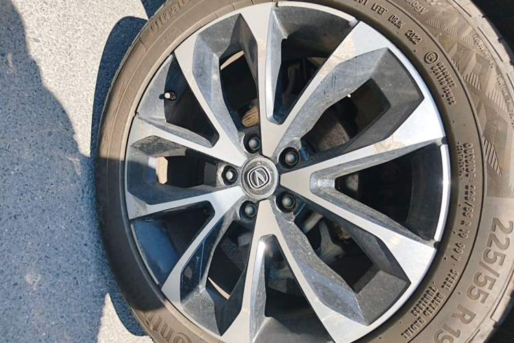 Used CHANGAN CS85 COUPE 2019 1.5T DCT Dynamic Version China VI Standard Right Front Wheel Hub