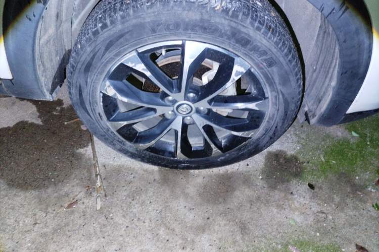 Used CHANGAN CS85 COUPE 2019 1.5T DCT Dynamic Version China VI Standard Right Front Wheel Hub