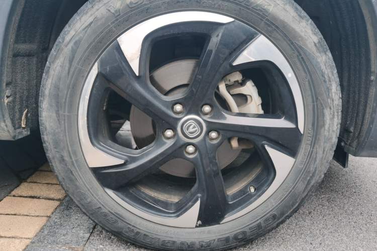 Used CHANGAN CS85 COUPE 2019 2.0T Automatic Luxury Edition China VI Standard Right Front Wheel Hub