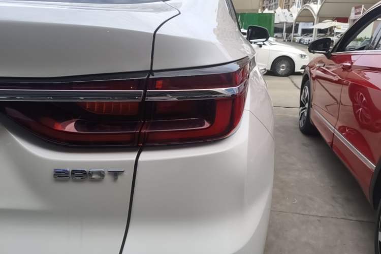 Used CHANGAN CS85 COUPE 2019 1.5T DCT Dynamic Version China VI Standard Right Rear Taillight