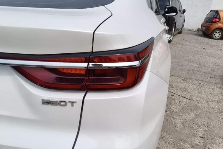 Used CHANGAN CS85 COUPE 2019 2.0T Automatic Luxury Edition China VI Standard Right Rear Taillight