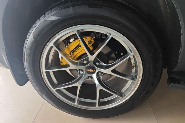 Used CHANGAN CS85 COUPE 2019 1.5T DCT Dynamic Version China VI Standard Right Rear Wheel Hub