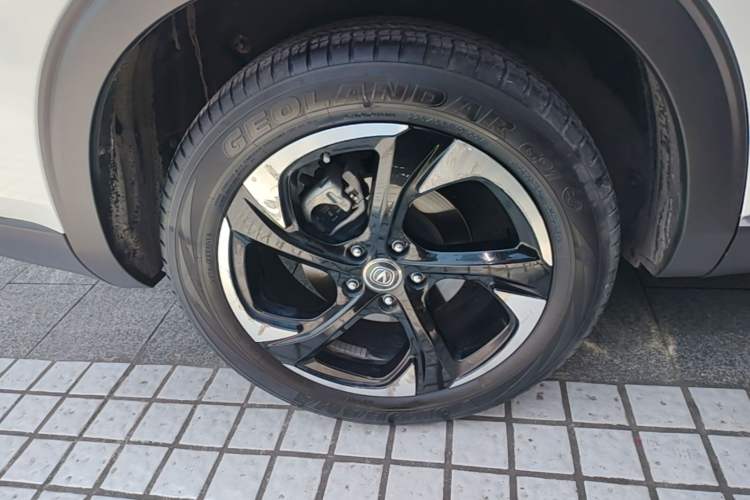 Used CHANGAN CS85 COUPE 2019 2.0T Automatic Luxury Edition China V Standard Right Rear Wheel Hub