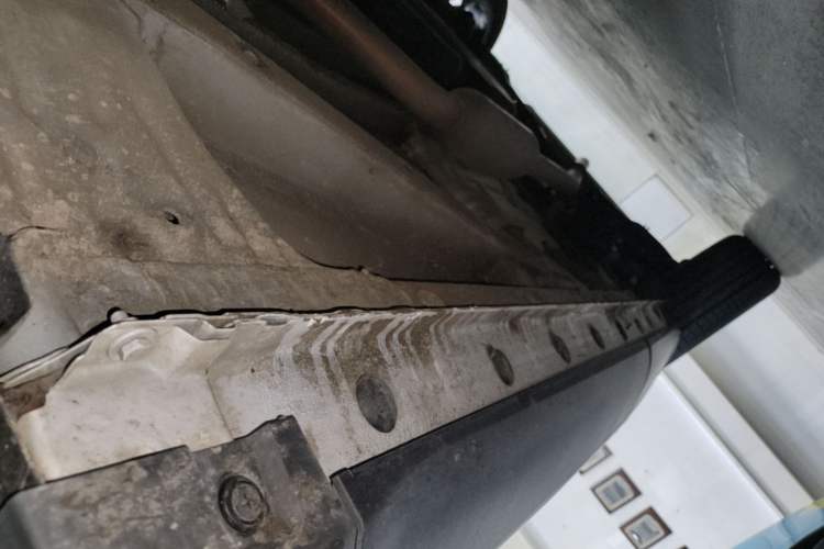Used CHANGAN CS85 COUPE 2019 1.5T DCT Dynamic Version China VI Standard Right Side Sill