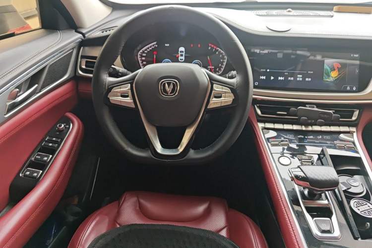 Used CHANGAN CS85 COUPE 2019 1.5T DCT Dynamic Version China VI Standard Steering Wheel