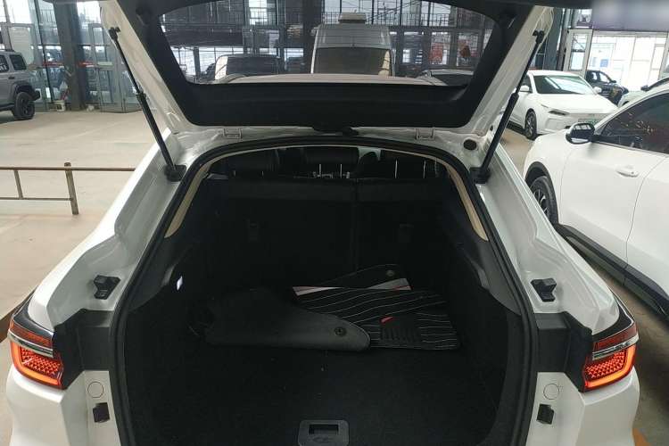 Used CHANGAN CS85 COUPE 2019 2.0T Automatic Version China V Standard Trunk